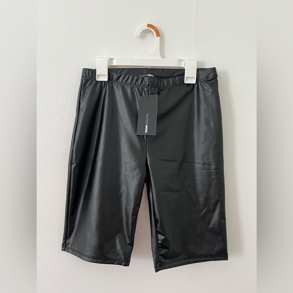 ‼️FINAL SALE MUST GO‼️🩷✨NWT BIKE SHORTS SIZE “M”✨🩷 - Picture 1 of 4